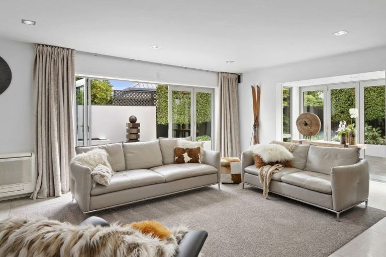 Photo of property in 46a Totara Street, Fendalton, Christchurch, 8041