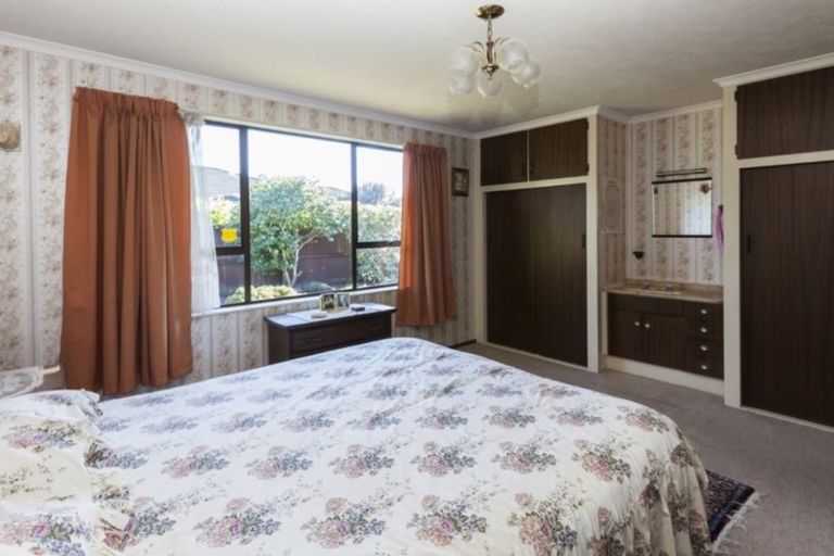 Photo of property in 19 Montclare Avenue, Ilam, Christchurch, 8041