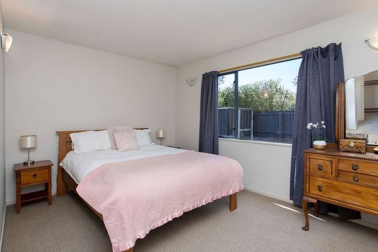 Photo of property in 4 Wilkinsons Road, Harewood, Christchurch, 8051