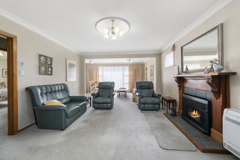 Photo of property in 12 Pempsey Street, Silverstream, Upper Hutt, 5019