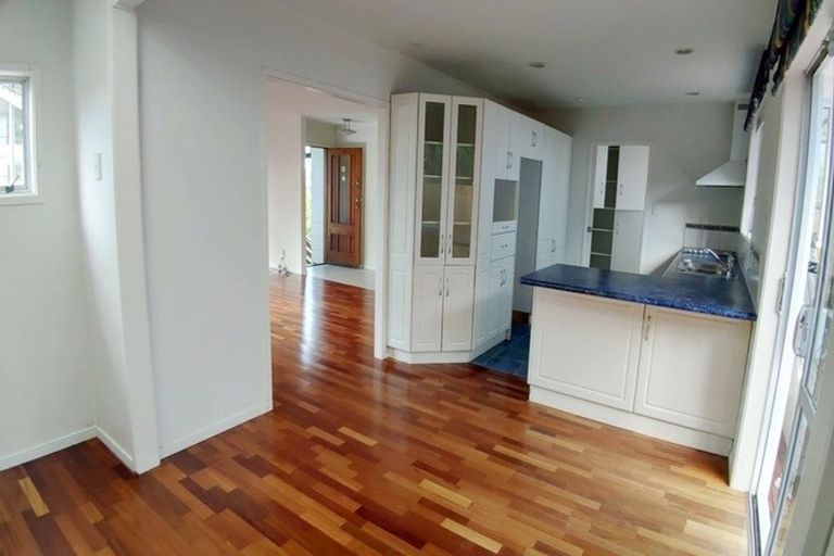 Photo of property in 10 Aralia Road, Sunnynook, Auckland, 0620