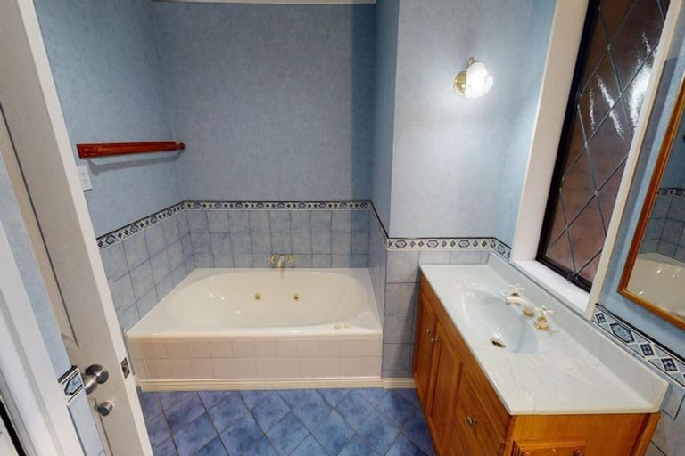 Photo of property in 53 Clifton Terrace, Fitzherbert, Palmerston North, 4410