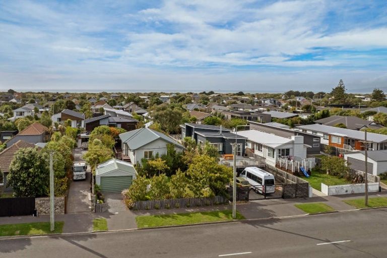 Photo of property in 385 Estuary Road, South New Brighton, Christchurch, 8062