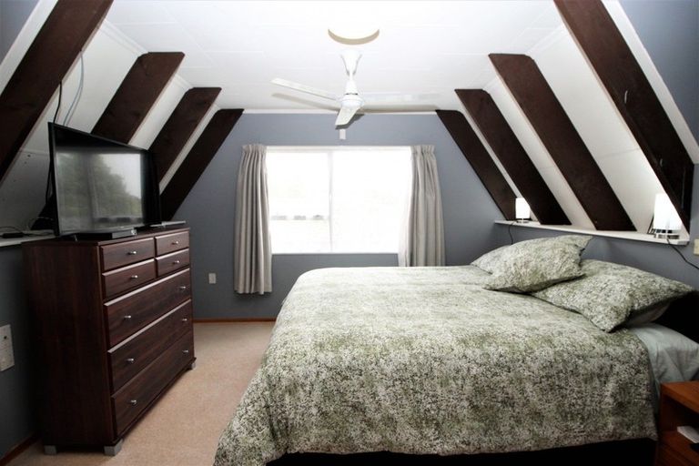 Photo of property in 11 Ross Street, Woodville, 4920