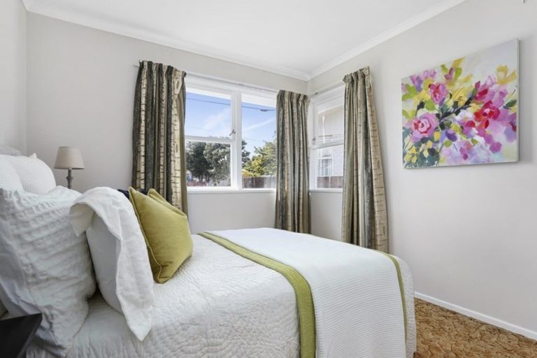 Photo of property in 68 Wallace Road, Mangere Bridge, Auckland, 2022