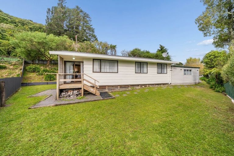Photo of property in 2a Pokaka Street, Birchville, Upper Hutt, 5018