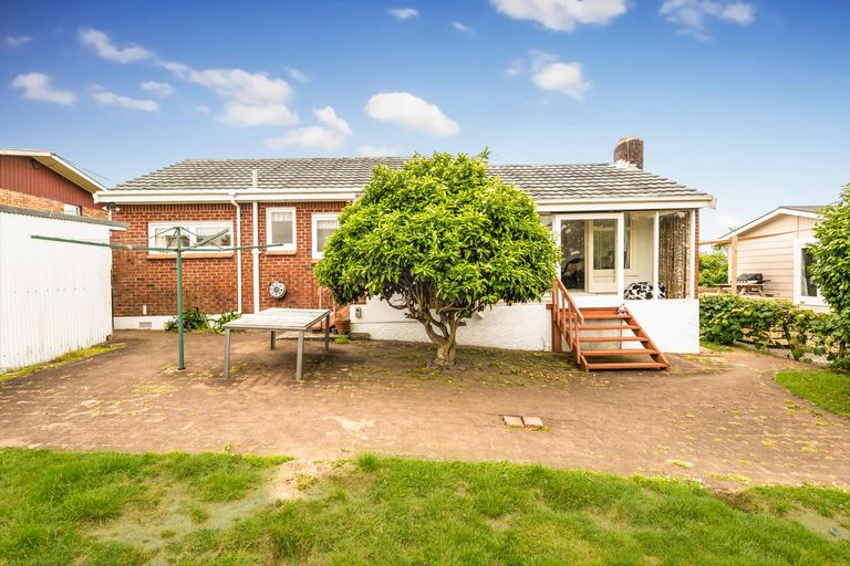 Photo of property in 42 Young Street, Morrinsville, 3300
