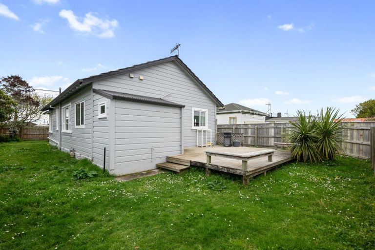 Photo of property in 21 Victoria Street, Foxton, 4814