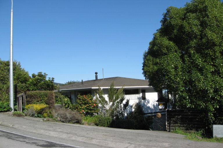 Photo of property in 220 Dyers Pass Road, Cashmere, Christchurch, 8022