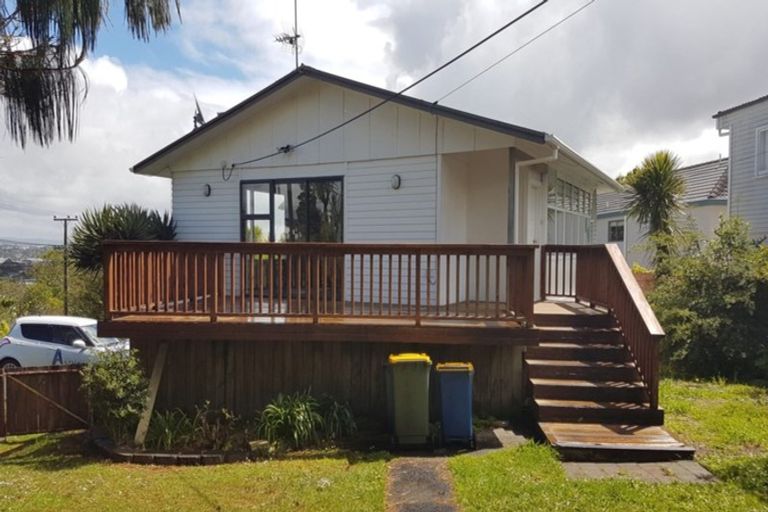 Photo of property in 204 East Coast Road, Forrest Hill, Auckland, 0620