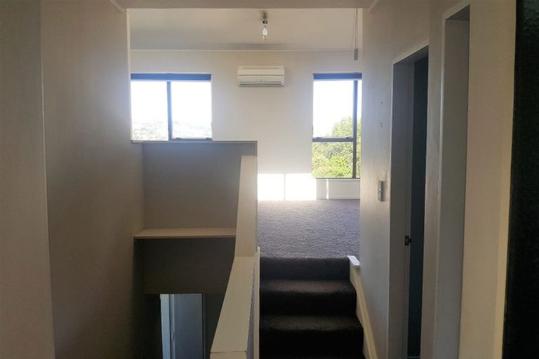 Photo of property in 98a Maupuia Road, Maupuia, Wellington, 6022