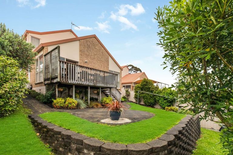 Photo of property in 120 Awaroa Road, Sunnyvale, Auckland, 0612