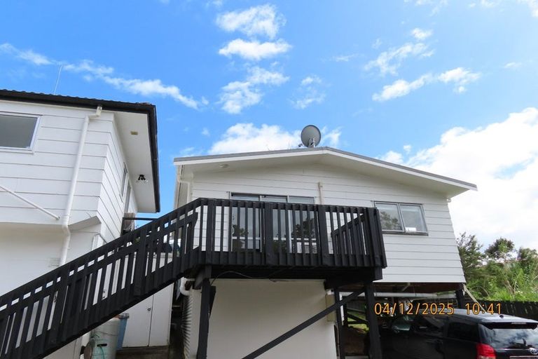 Photo of property in 15 Fernhaven Place, Massey, Auckland, 0614