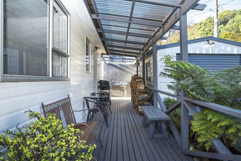 Photo of property in 37 South Terrace, Picton, 7220