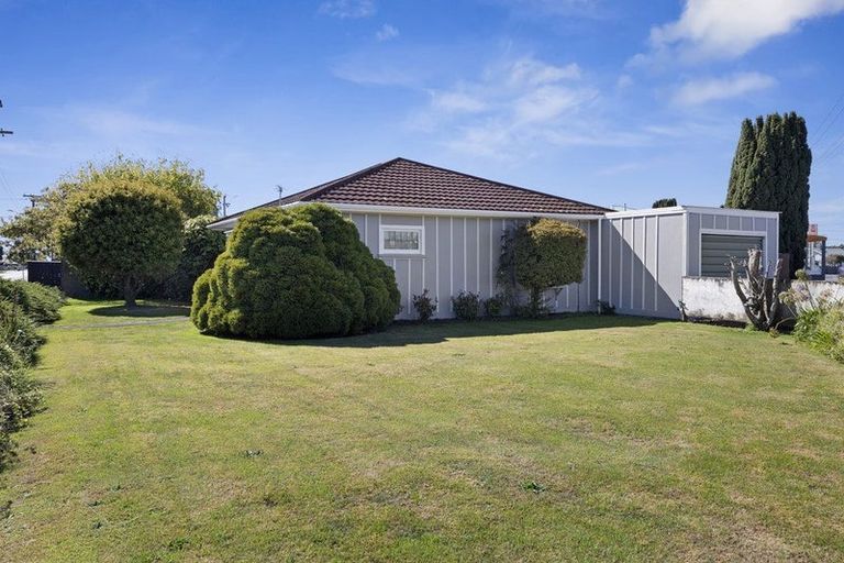 Photo of property in 10 Tukapa Street, Westown, New Plymouth, 4310