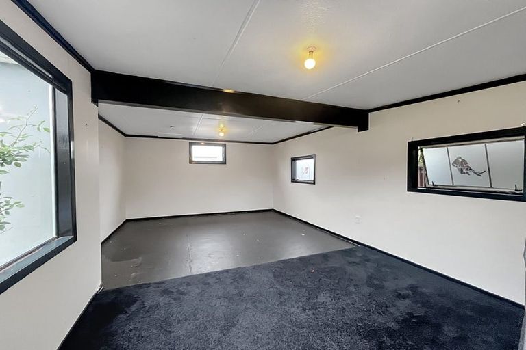 Photo of property in 30 Slacks Road, Awapuni, Palmerston North, 4412