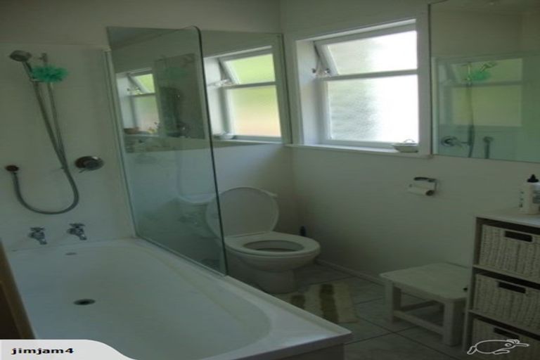 Photo of property in 38 Northland Road, Northland, Wellington, 6012