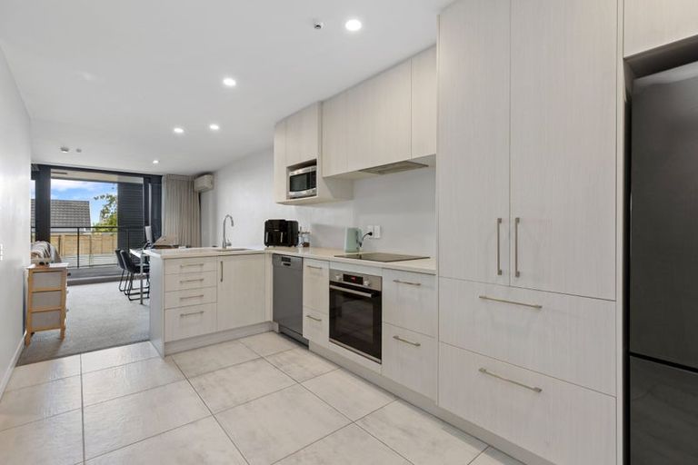 Photo of property in 2-06/424 Maunganui Road, Mount Maunganui, 3116