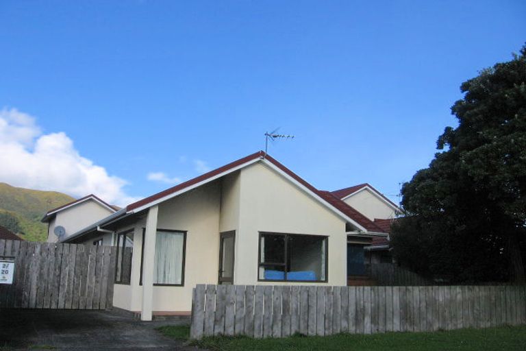 Photo of property in 2/20 Cressy Street, Waterloo, Lower Hutt, 5011
