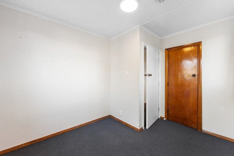 Photo of property in 23 Lambeth Crescent, Northcote, Christchurch, 8052