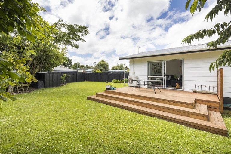 Photo of property in 10 Ashton Place, Highbury, Palmerston North, 4412