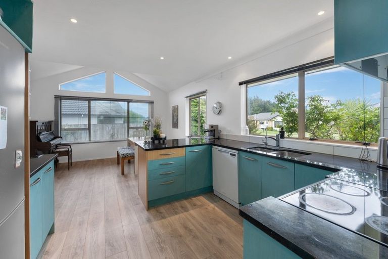 Photo of property in 24 Harry Shaw Way, Raumati South, Paraparaumu, 5032