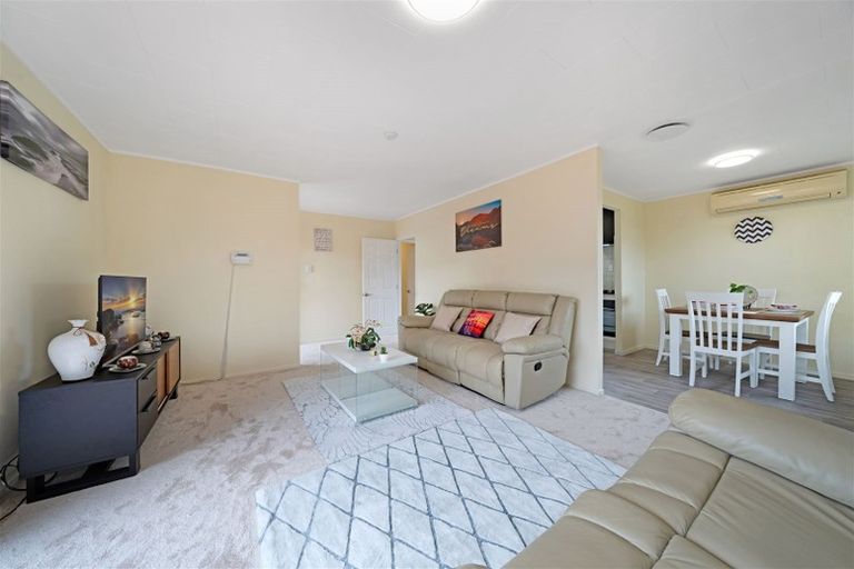 Photo of property in 2a Murillo Place, Henderson, Auckland, 0612