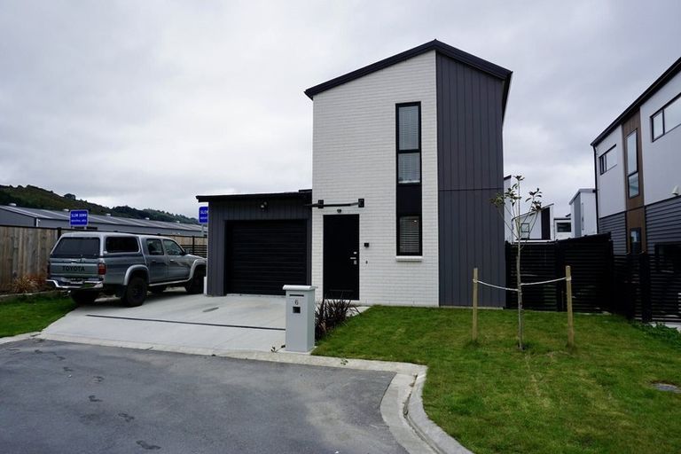 Photo of property in 6 La Mer Lane, Wallaceville, Upper Hutt, 5018