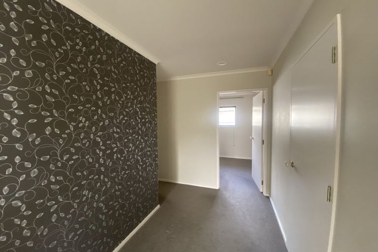 Photo of property in 30 Bushlands Park Drive, Albany, Auckland, 0632