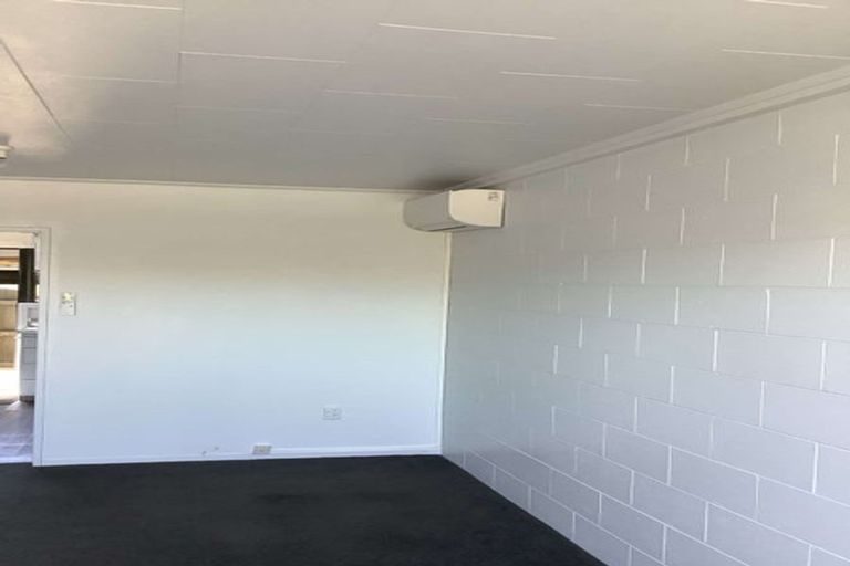 Photo of property in 2/86 Picton Avenue, Riccarton, Christchurch, 8011