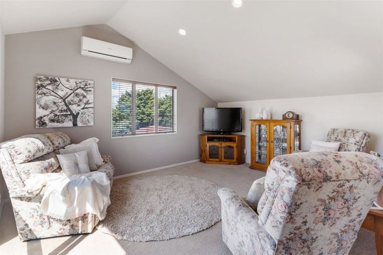 Photo of property in 2b Hall Avenue, Mangere, Auckland, 2022