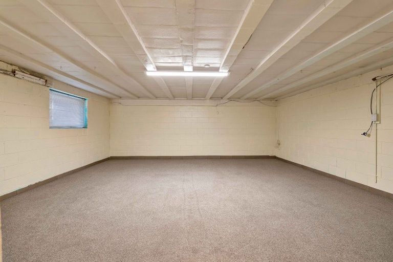 Photo of property in 3/341 Devon Street West, New Plymouth, 4310