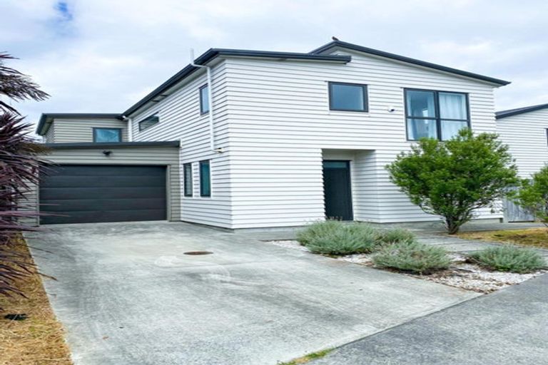 Photo of property in 50 Craigs Way, Hobsonville, Auckland, 0616