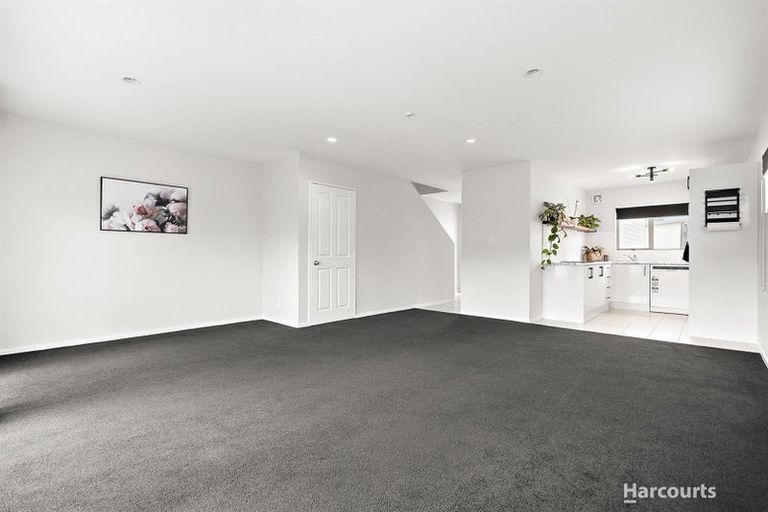 Photo of property in 1/3 Hulme Place, Henderson, Auckland, 0612