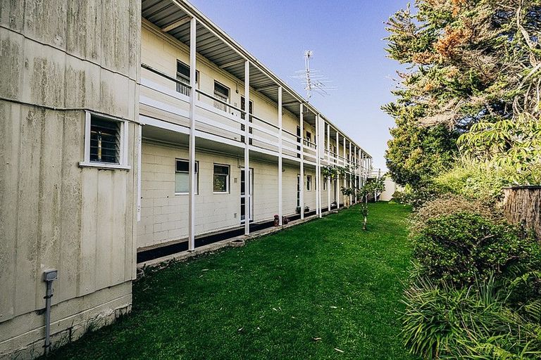 Photo of property in Balmoral Court, 2/130a Balmoral Road, Mount Eden, Auckland, 1024