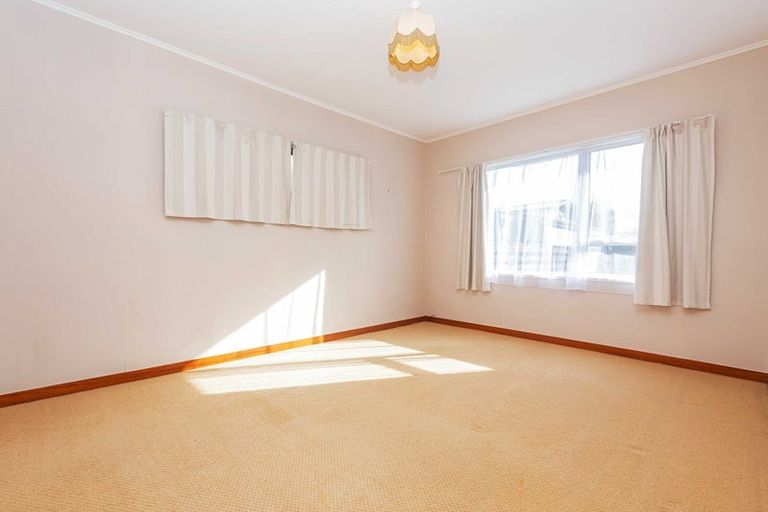 Photo of property in 38 Abraham Crescent, Milson, Palmerston North, 4414