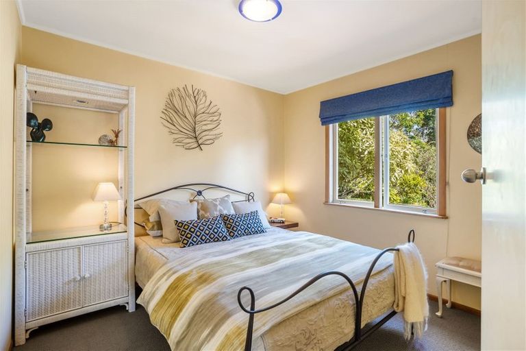 Photo of property in 40 Tiri Tiri Road, Birkdale, Auckland, 0626