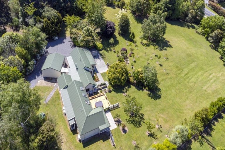 Photo of property in 71 Gillespie Place, Acacia Bay, Taupo, 3385