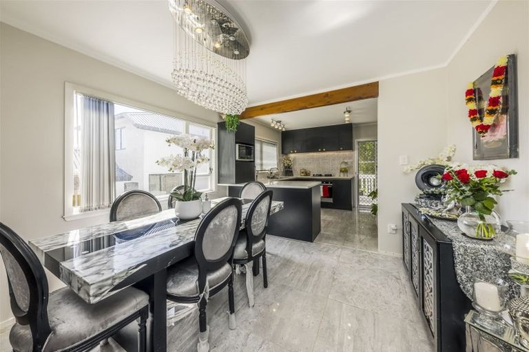 Photo of property in 13a Roys Road, Weymouth, Auckland, 2103