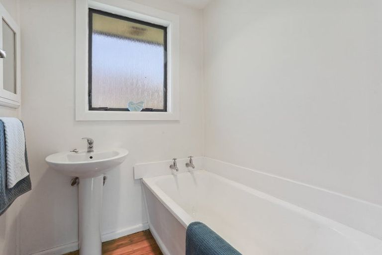 Photo of property in 67 Englefield Road, Northwood, Christchurch, 8051