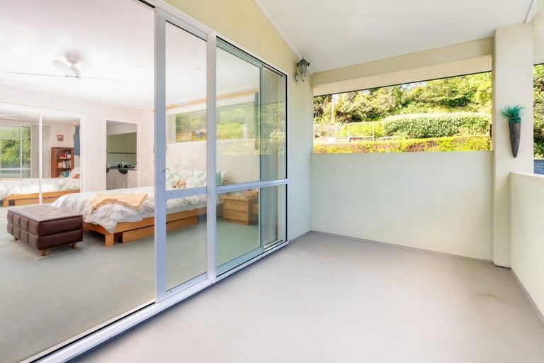 Photo of property in 8 Boscobel Lane, Tawa, Wellington, 5028