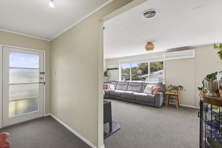Photo of property in 19 Grenville Street, Marfell, New Plymouth, 4310