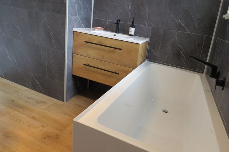 Photo of property in 21 Casper Street, Fairfield, Hamilton, 3214