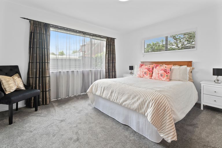 Photo of property in 13c Nelson Street, Papakura, 2110