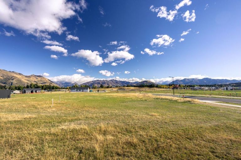 Photo of property in 13 Simpson Crescent, Wanaka, 9305