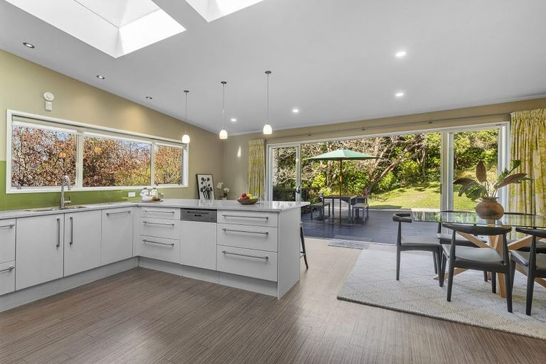 Photo of property in 100 Larsen Crescent, Tawa, Wellington, 5028