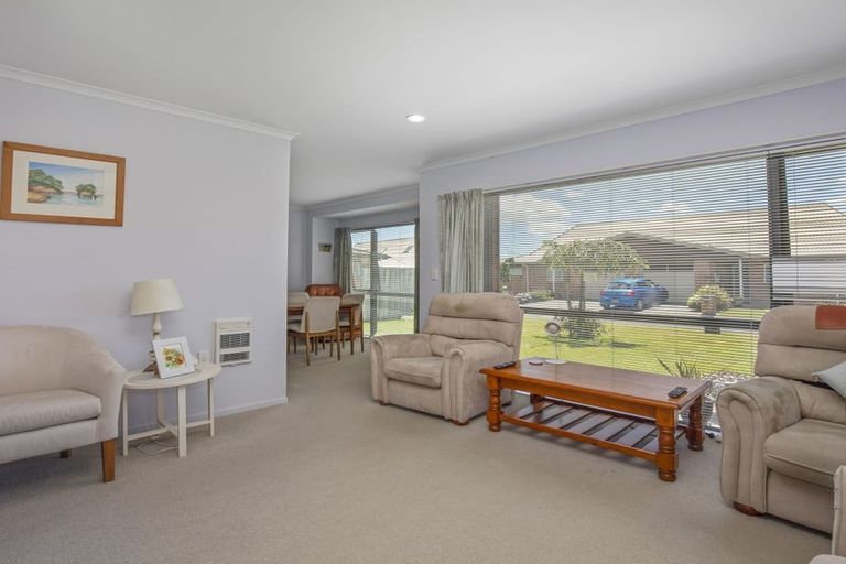 Photo of property in Rangeview Villas, 41/9 Fuller Close, Levin, 5510