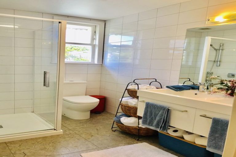 Photo of property in 16 Fernlea Avenue, Karori, Wellington, 6012