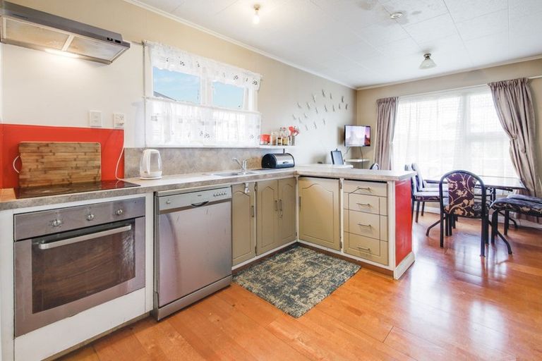 Photo of property in 52 Lyndhurst Crescent, Aranui, Christchurch, 8061