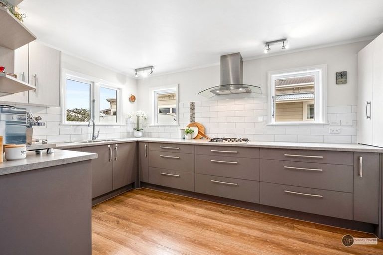 Photo of property in 11 Manchester Street, Petone, Lower Hutt, 5012